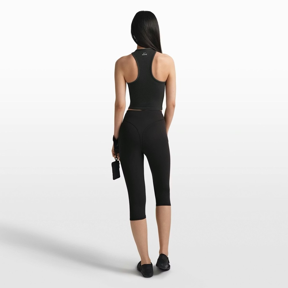 Nike Skims Ribbed Seamless Racer Front Tank in Obsidian Black - Picture 5 of 8